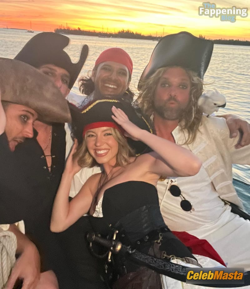 Sydney Sweeney Sexy Pirate Party On A Legit Ship Photo Gallery photo 2