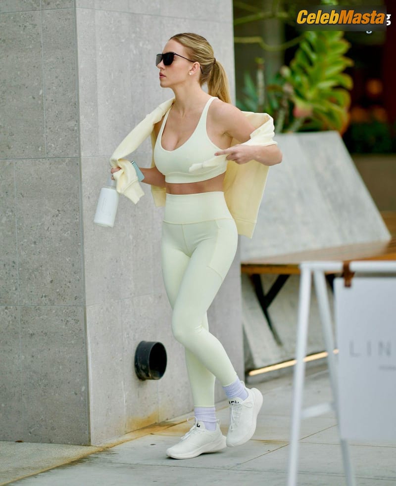Sydney Sweeney Sexy Seen Showing Off Her Fit Body In Los Angeles Photo Gallery photo 2