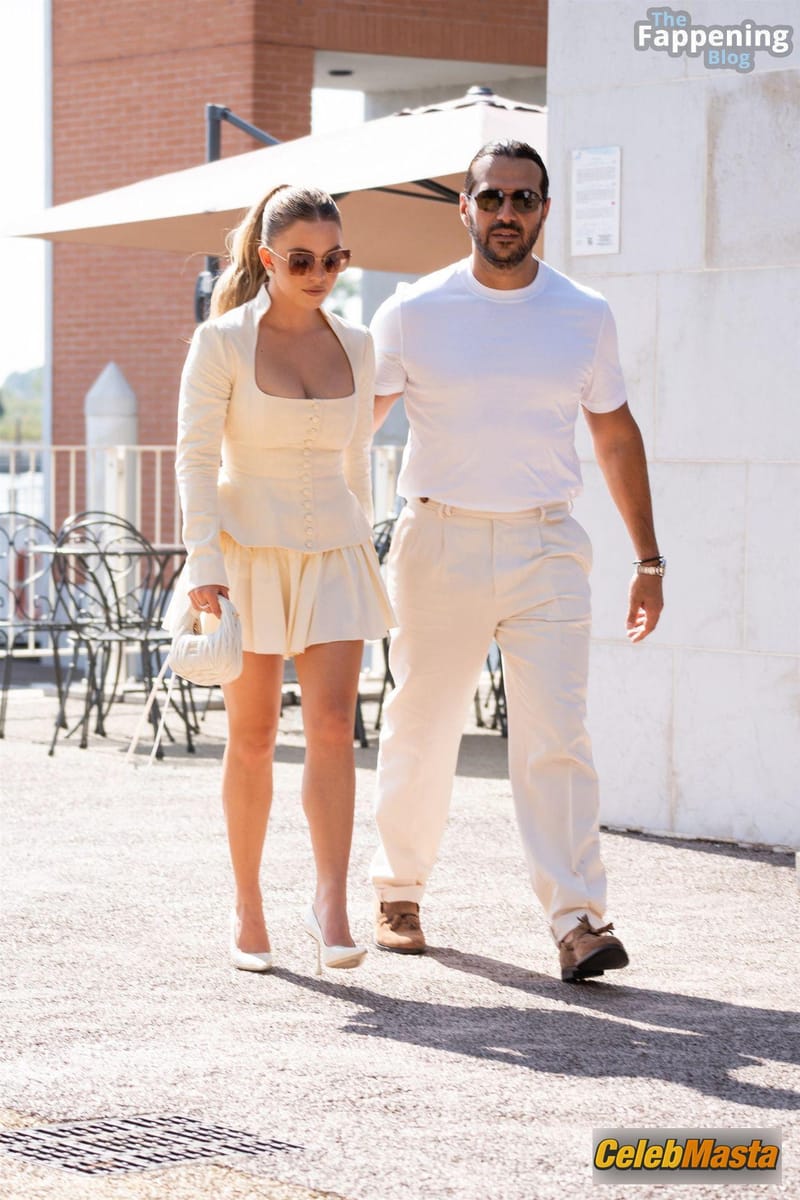 Sydney Sweeney Sexy Seen With Jonathan Davino Flaunting Her Hot Cleavage And Legs At Venice Airport Photo Gallery photo 3