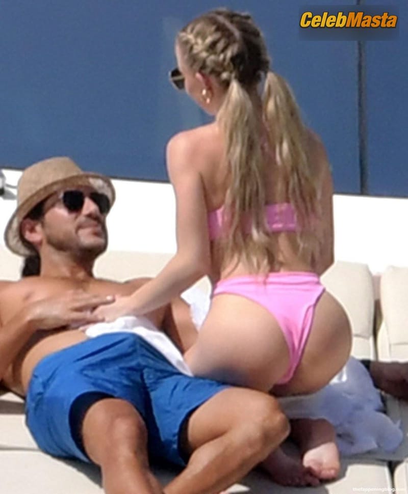 Sydney Sweeney Sexy Shows Off Her Big Boobs And Tight Round Butt While Posing in A Pink Bikini Photo Gallery photo 4
