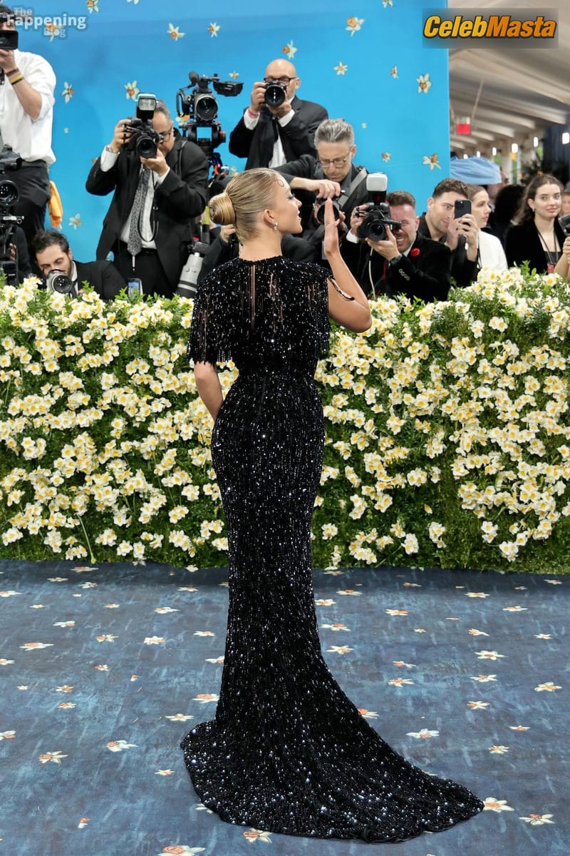 Sydney Sweeney Sexy Shows Off Her Hot Boobs In A Sequin Black Dress At Met Gala In New York City Photo Gallery photo 1