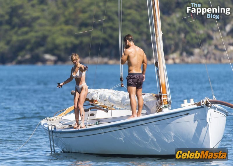 Sydney Sweeney Sexy Seen with Glen Powell Swim Out to a Yacht Filming a New Movie in Sydney Photo Gallery photo 3