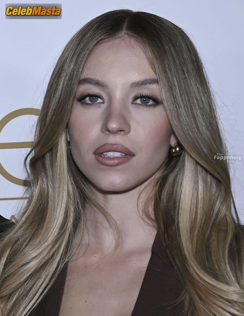 Sydney Sweeney Sexy Shows Off Her Hot Tits At The 10th Hollywood Beauty Awards In Los Angeles Photo Gallery photo 3