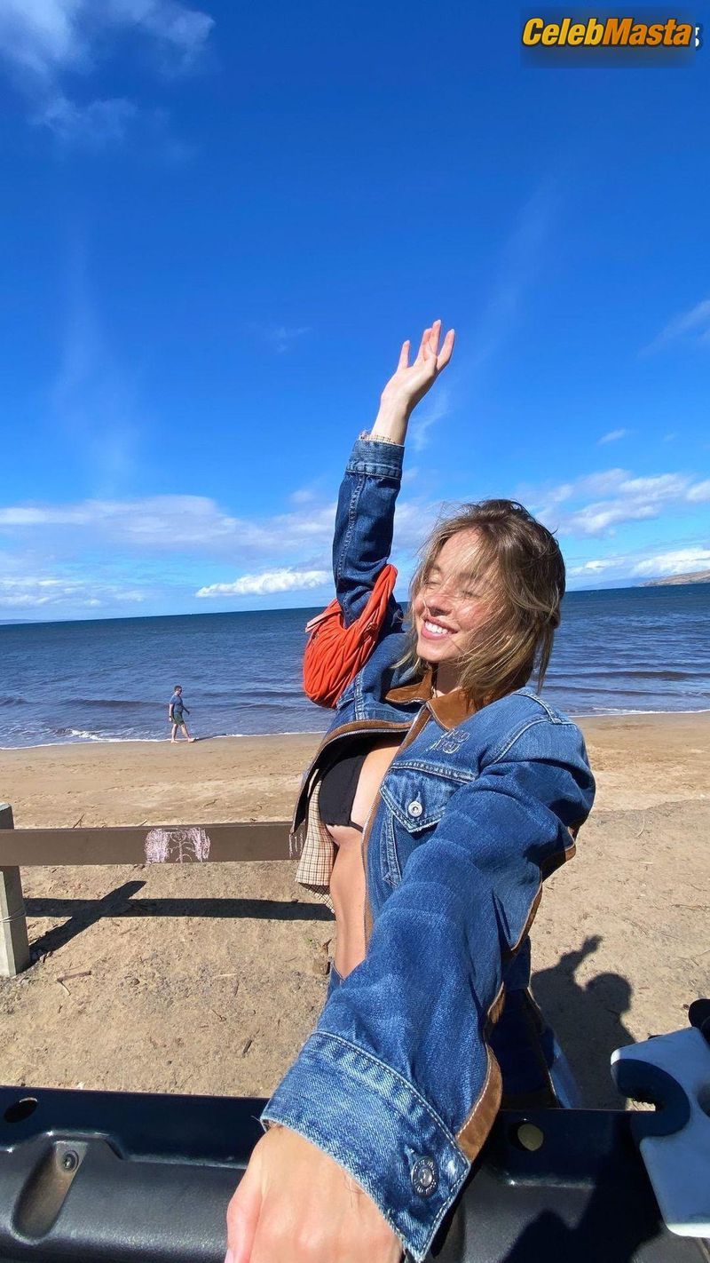 Sydney Sweeney Sexy Stuns In A Bikini Top And Denim Shorts Photo Gallery photo 1