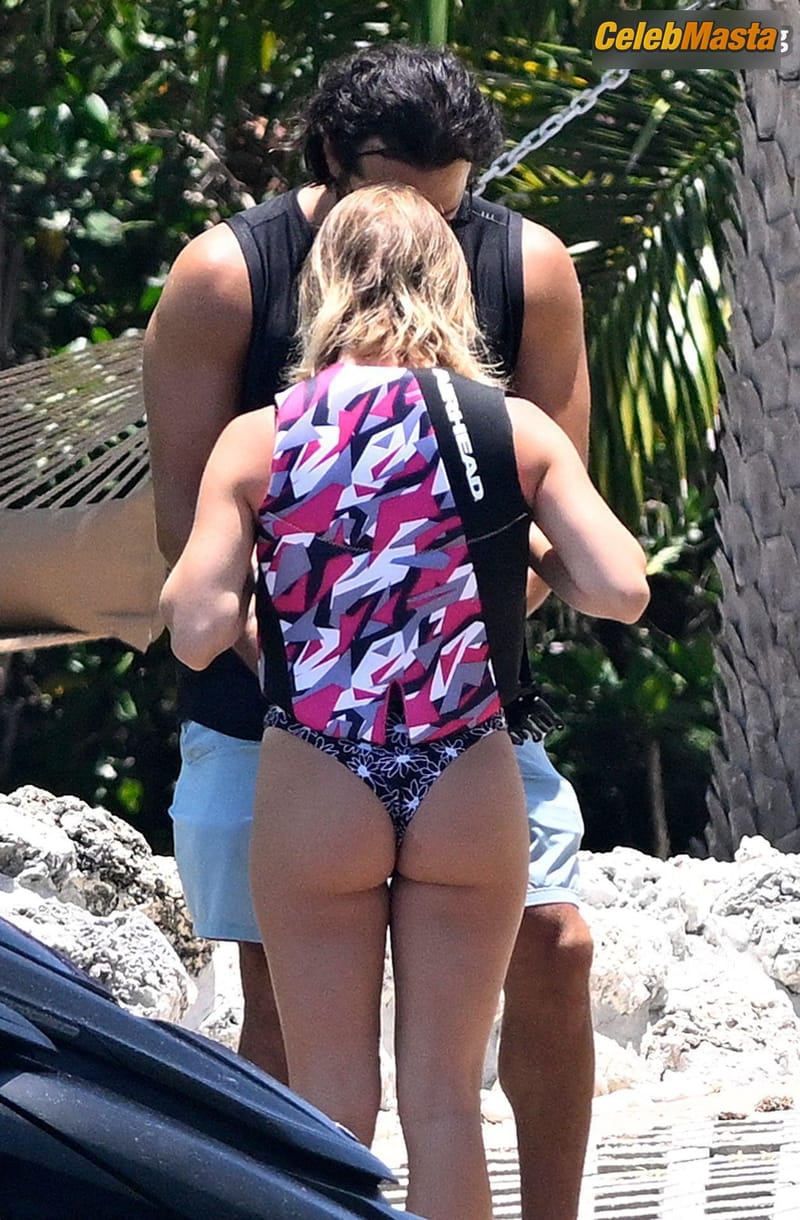 Sydney Sweeney Sexy Spotted Showing Off Her Hot Bikini Body In Florida Photo Gallery photo 2