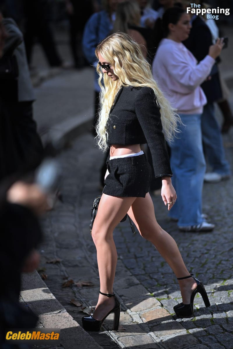 Sydney Sweeney Sizzles In Sexy Legs At Miu Miu Womenswear Show Photo Gallery photo 4