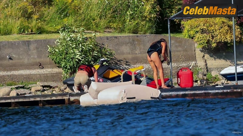 Sydney Sweeney Sexy Spotted With A Guy Showing Off Her Hot Swimsuit Body At A Lake In Idaho Photo Gallery photo 3