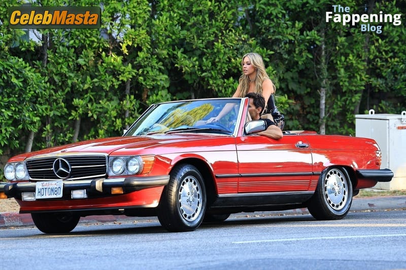 Sydney Sweeney’s Sexy Convertible Cruise In La Photo Gallery photo 4