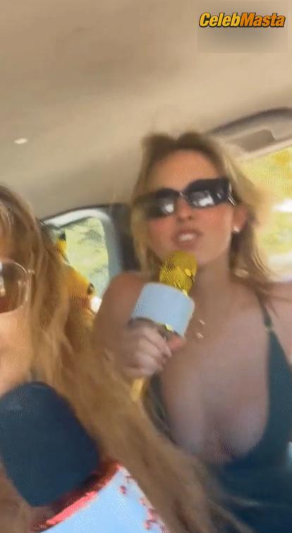 Sydney Sweeney Sexy Swimsuit Showing Her Breasts Photo Gallery photo 3