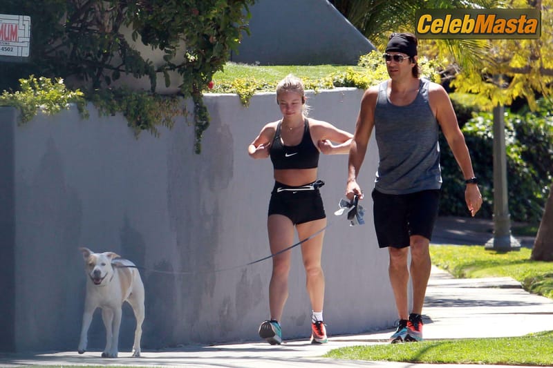 Sydney Sweeney was photographed while jogging in Los Angeles Photo Gallery photo 3