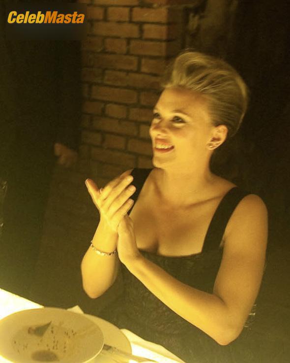 Scarlett Johansson A Funny Thing Happened On The Way To Cure Parkinsons’ Benefit – Red Carpet Photo Gallery photo 2
