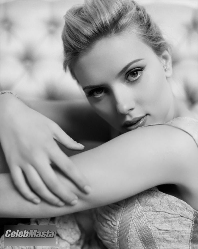Scarlett Johansson Sexy And Stunning Showing Off Her Hot Cleavage For Cosmopolitan Photoshoot photo 4