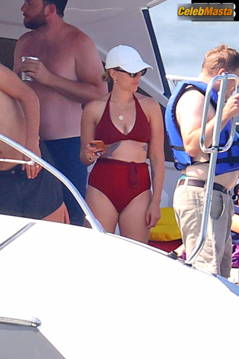 Scarlett Johansson Sexy Seen Flaunting Her Hot Figure Wearing A Red Bikini In East Hampton Photo Gallery photo 2