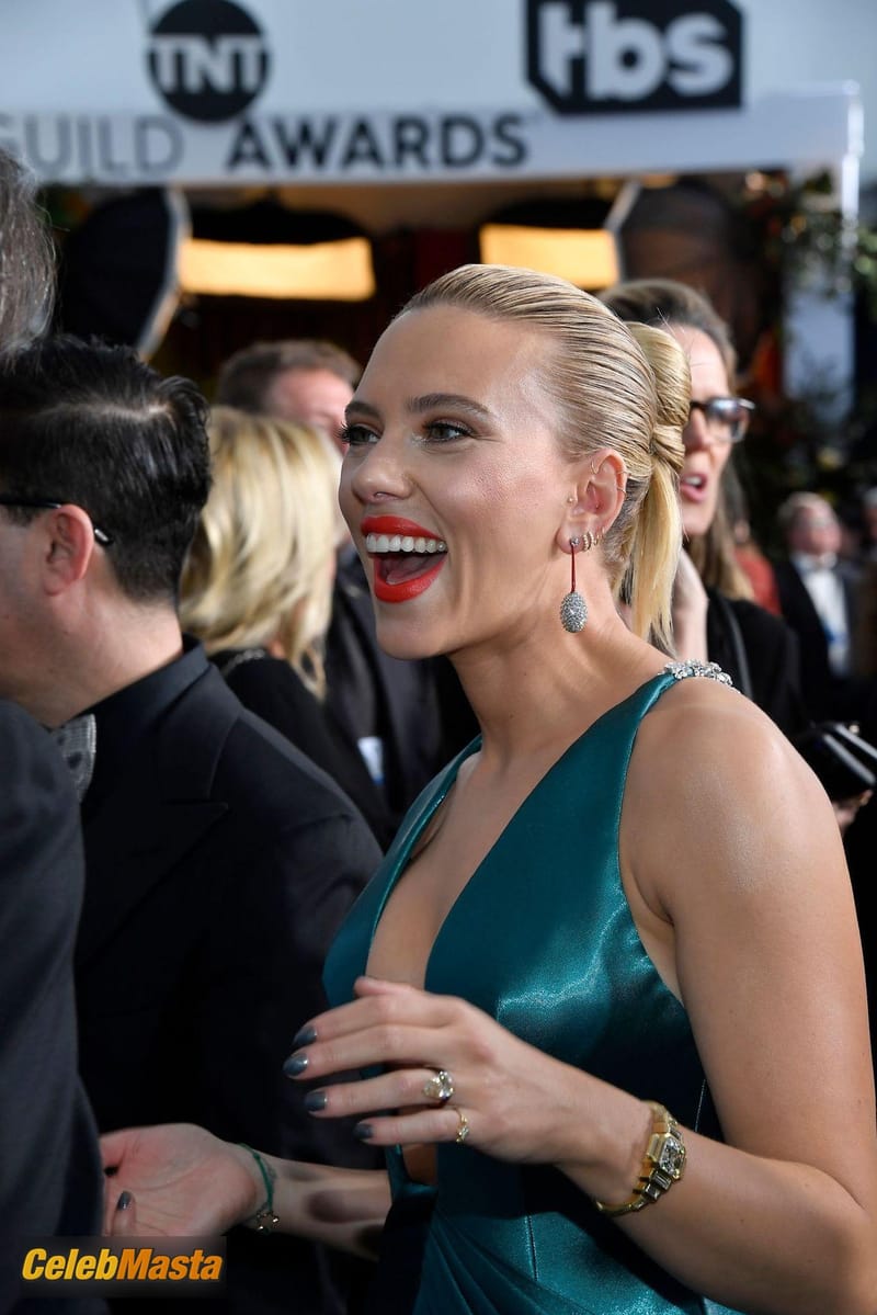 Scarlett Johansson at the 26th Screen Actors Guild Awards at the Los Angeles Shrine Auditorium and Expo Hall Photo Gallery photo 2