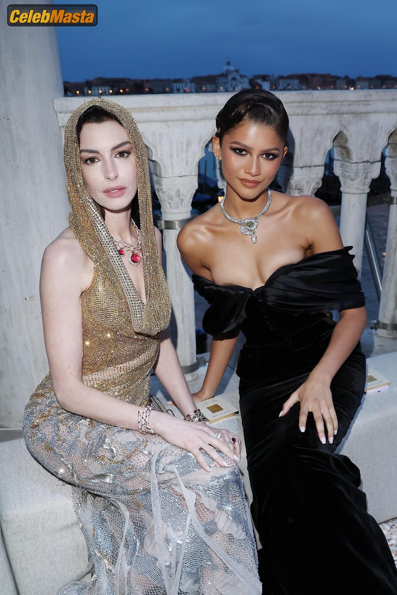Zendaya Sexy Cleavage Photo Gallery photo 2