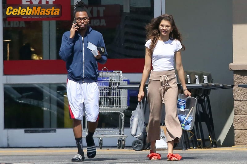 Zendaya Braless shops at Lowe’s and Micheal’s art supplies store in Los Angeles with her brother Photo Gallery photo 4