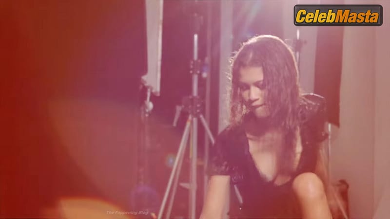 Zendaya Sexy Flashes Her Tit in the Behind-the-scene Video for Hunger Magazine Photo Gallery photo 3