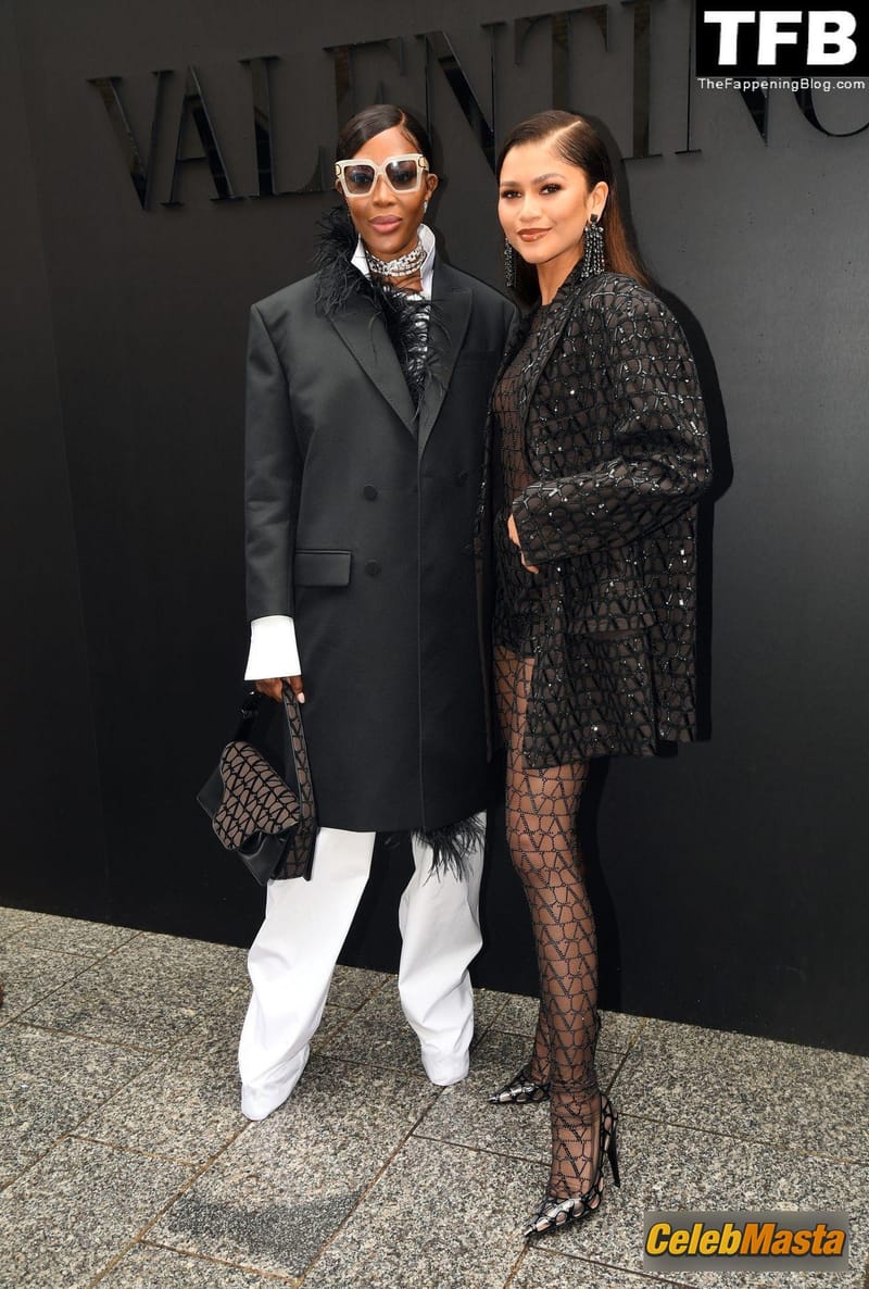 Zendaya Sexy Seen Braless Showing Off Her Stunning Figure At The Valentino Fashion Show In Paris Photo Gallery photo 2