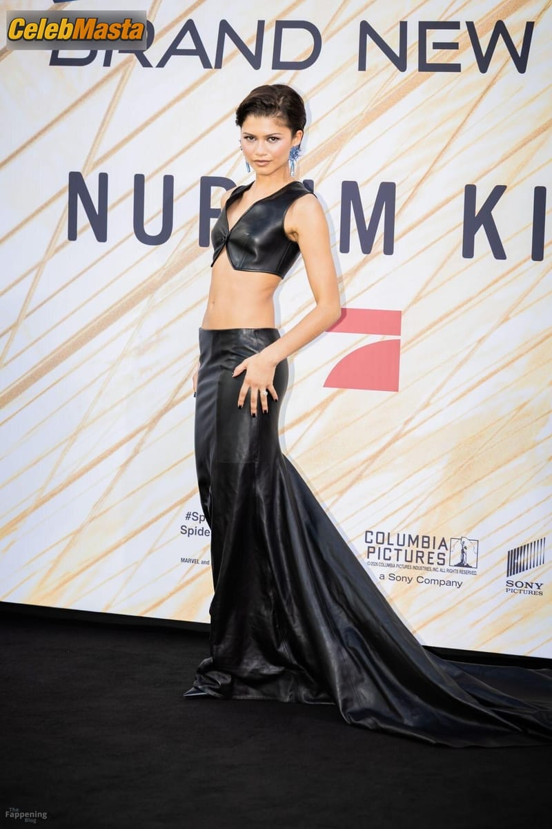 Zendaya Sexy Flaunts Her Hot Figure At The “Spider-Man: Brand New Day” Fan Event In Berlin Photo Gallery photo 4
