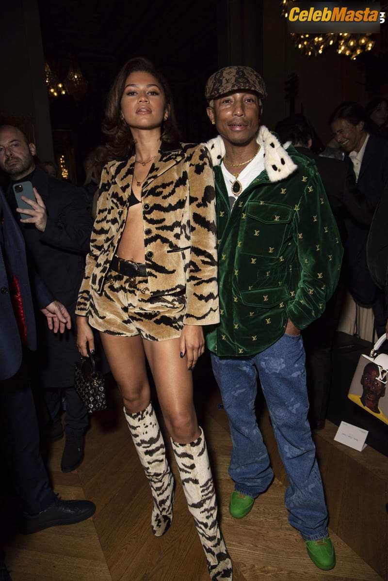 Zendaya Sexy Shows Off Her Hot Legs at the Louis Vuitton Fashion Show in Paris Photo Gallery photo 3