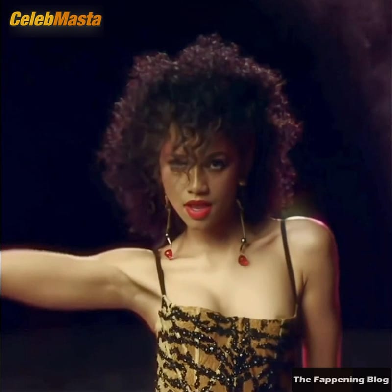 Zendaya Sexy Poses Flashing Her Tit In A Photoshoot For Vogue Magazine photo 2