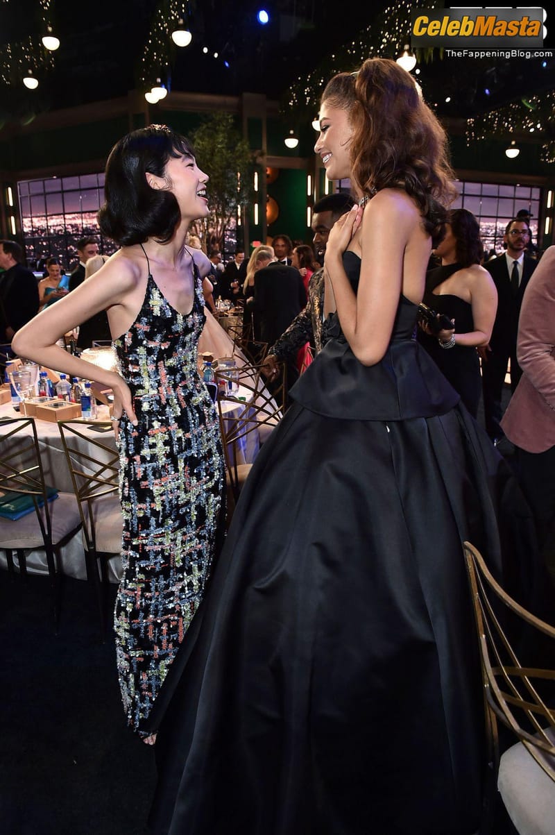 Zendaya Sexy Seen Flaunting Her Stunning Figure In A Black Dress At The Primetime Emmys In Los Angeles Photo Gallery photo 2