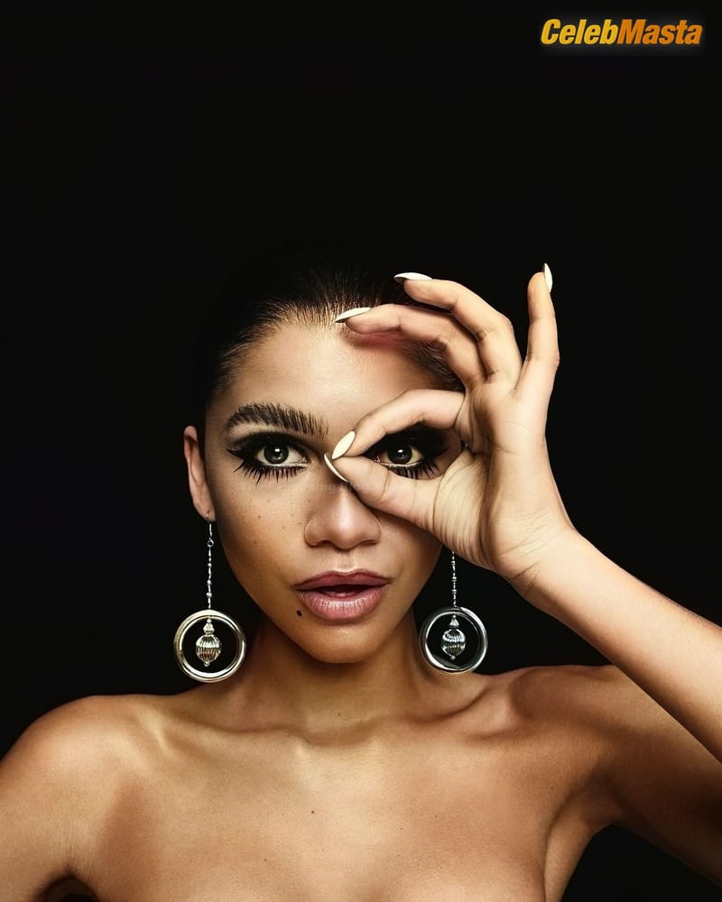 Zendaya Sexy for Essence Photo Gallery photo 1