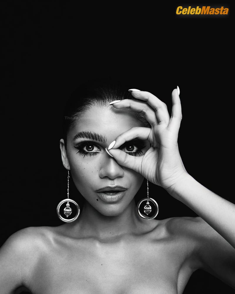 Zendaya Sexy for Essence Photo Gallery photo 2