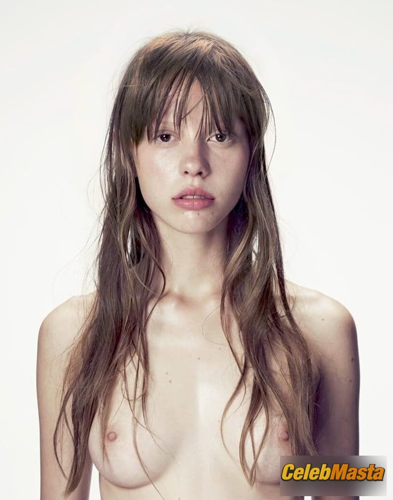 Mia Goth Sexy Photos Collection photo 1