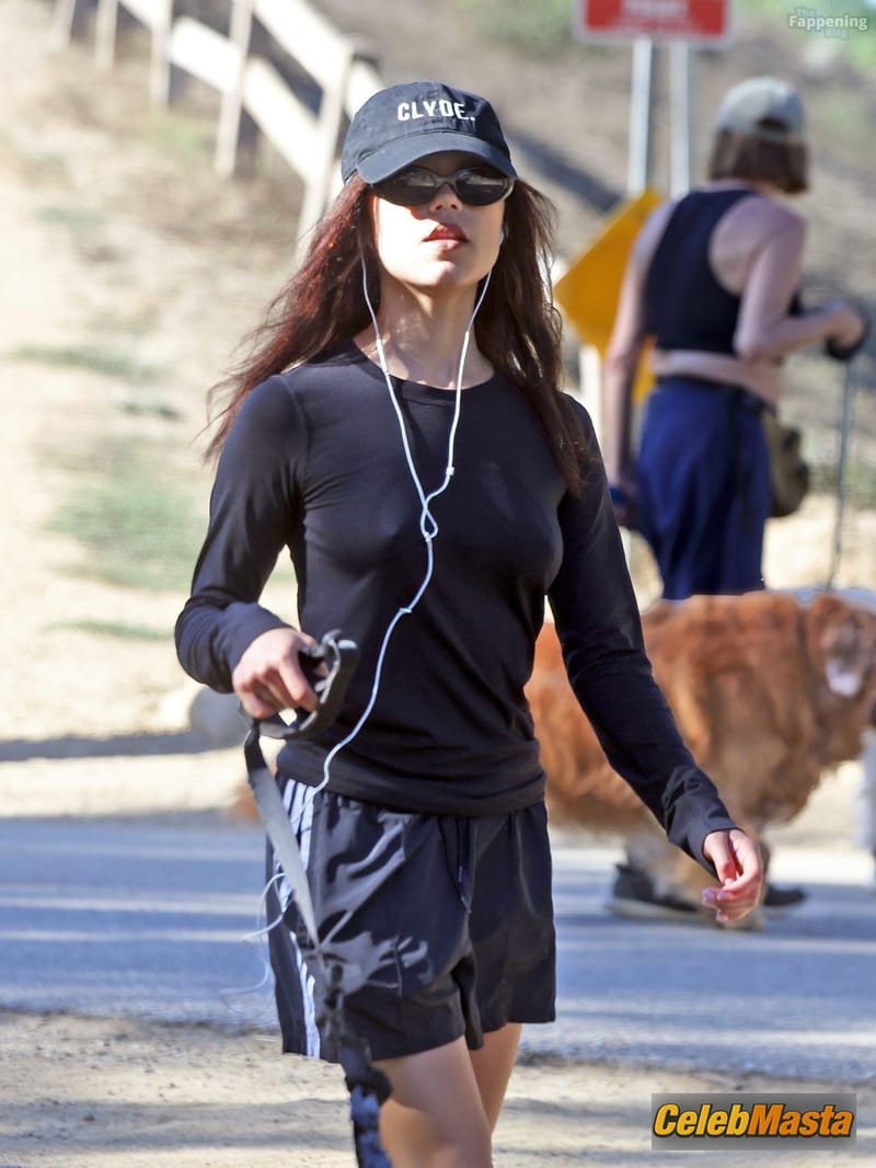 Jenna Ortega Sexy And Braless Spotted Showing Off Her Hot Pokies And Legs At Runyon Canyon Park In LA Photo Gallery photo 1