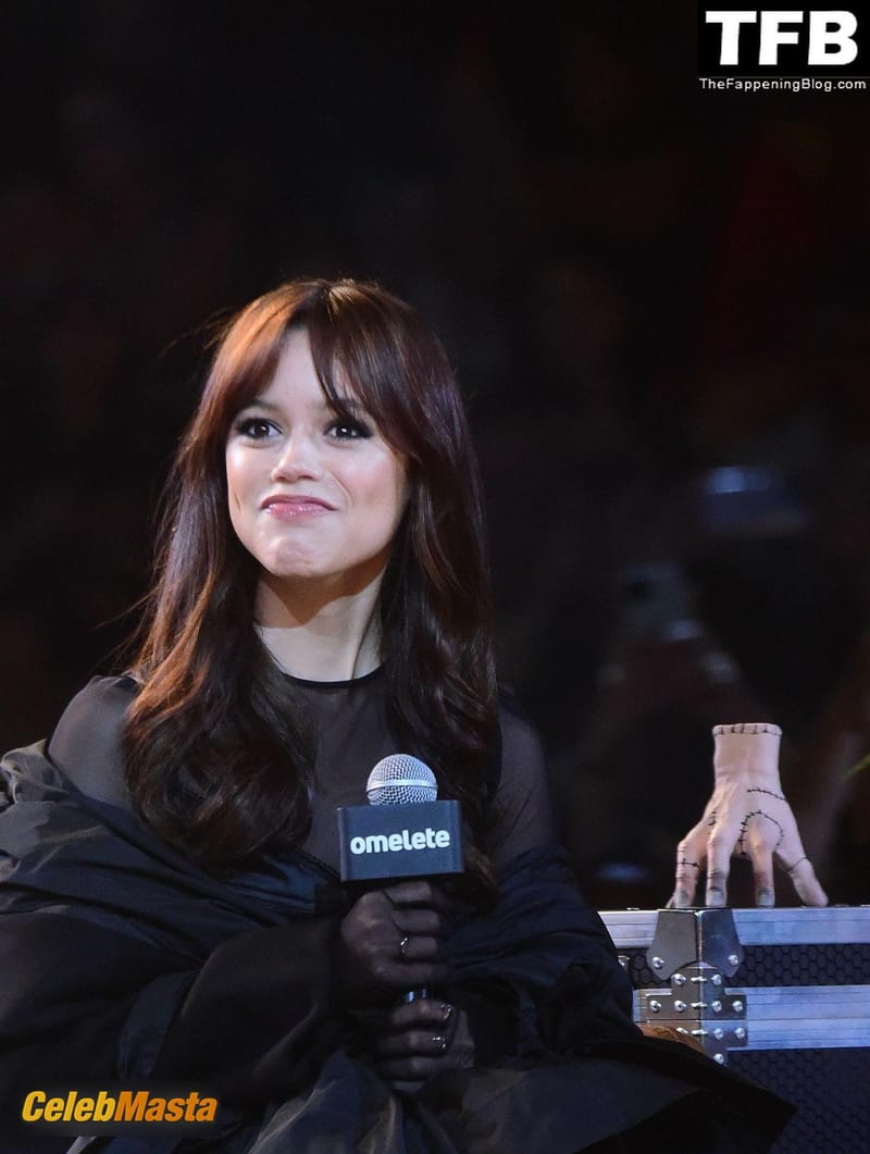 Jenna Ortega Sexy Appearance at CCXP 22 in Sao Paulo Photos Collection photo 2