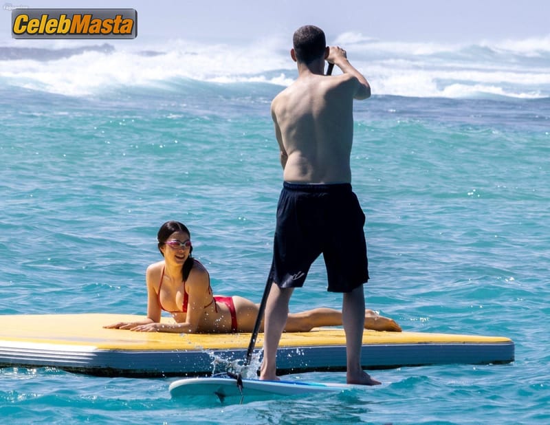 Margaret Qualley Sexy Seen With Jack Antonoff Showing Off Her Spicy Bikini Body At The Ocean In Hawaii Photo Gallery photo 3