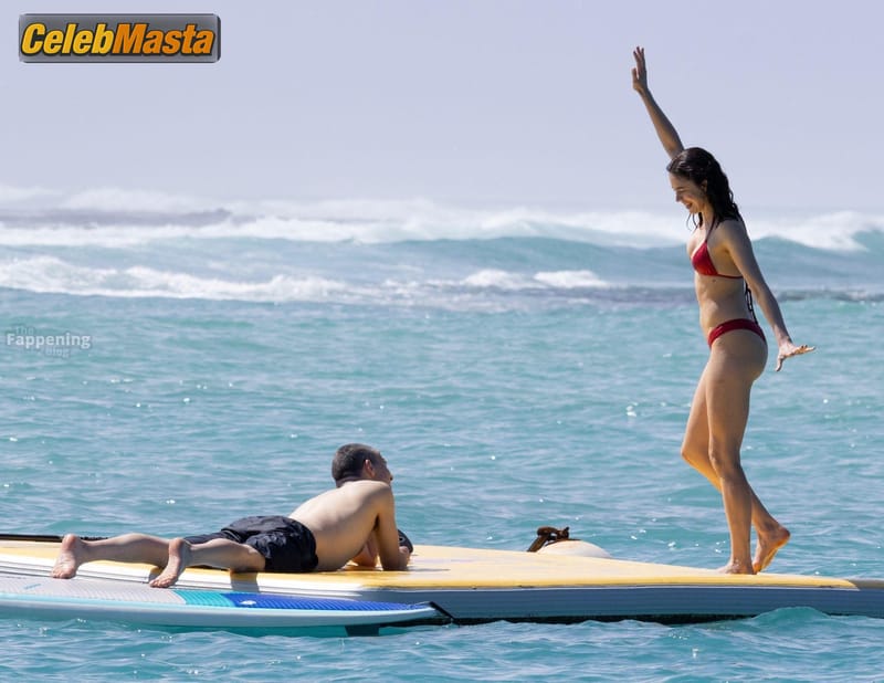 Margaret Qualley Sexy Seen With Jack Antonoff Showing Off Her Spicy Bikini Body At The Ocean In Hawaii Photo Gallery photo 4