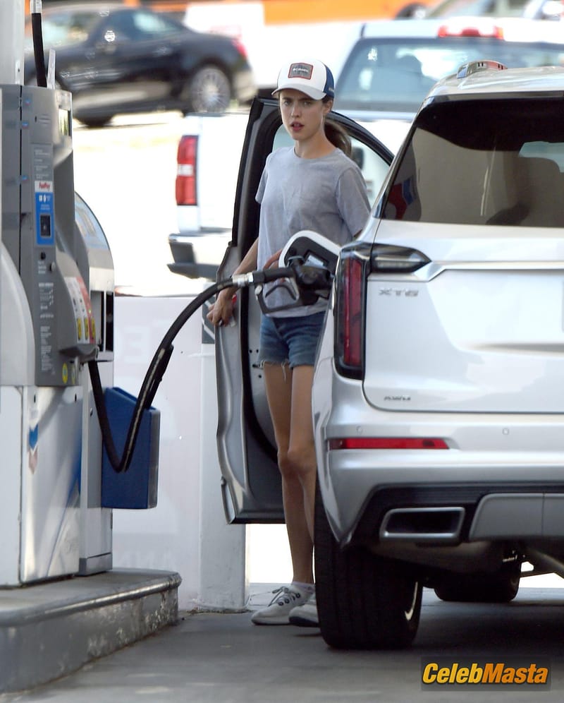 Margaret Qualley fills up her tank with some gas amid the COVID-19 pandemic in Los Angeles, California Photo Gallery photo 1