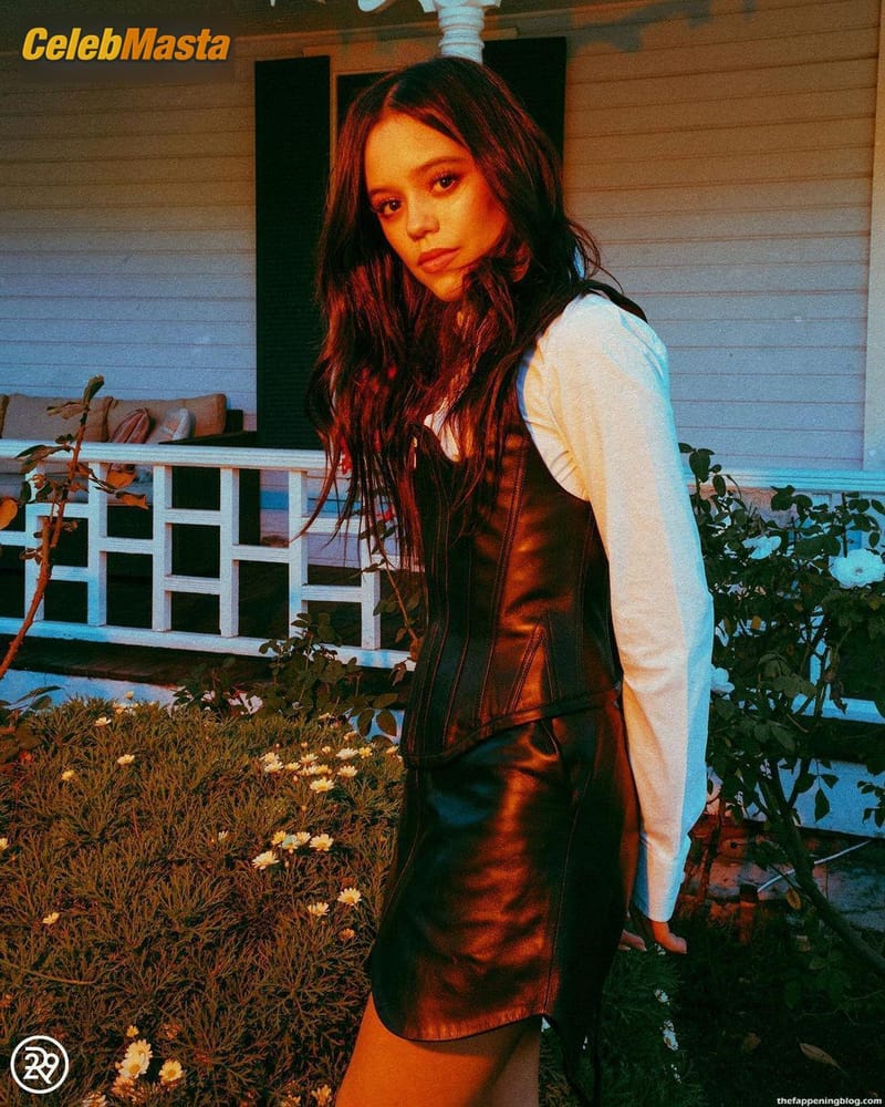 Jenna Ortega Sexy Photos Collection photo 2
