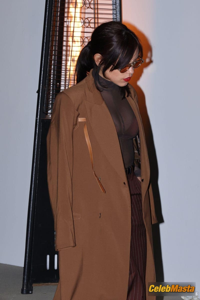 Jenna Ortega Sexy Spotted Flashing Her Hot Bra While Attending A Private Pre-Oscars Party In Beverly Hills Photo Gallery photo 2