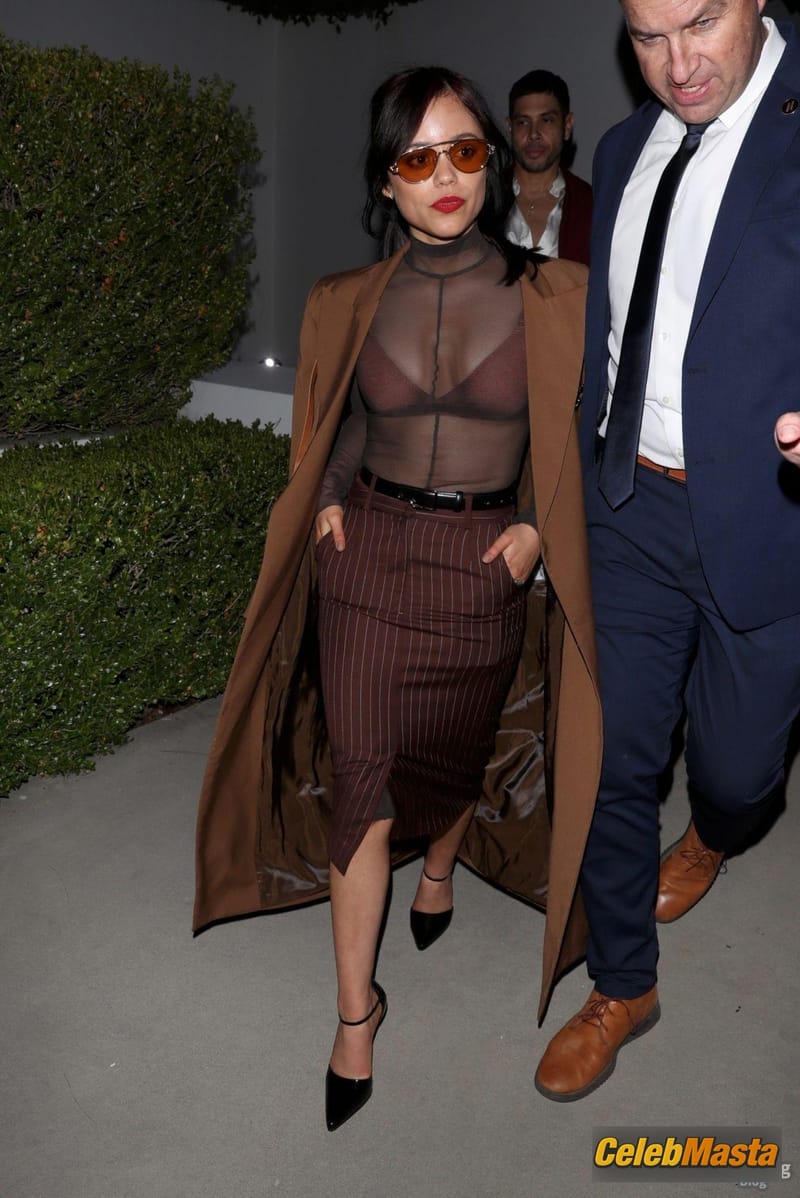 Jenna Ortega Sexy Spotted Flashing Her Hot Bra While Attending A Private Pre-Oscars Party In Beverly Hills Photo Gallery photo 3