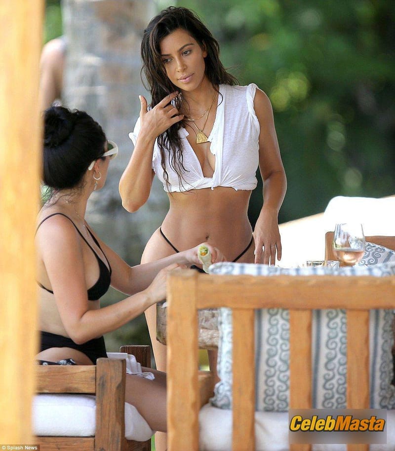 Kim Kardashian Huge Boobs in Punta Mita Mexico Photo Gallery photo 1