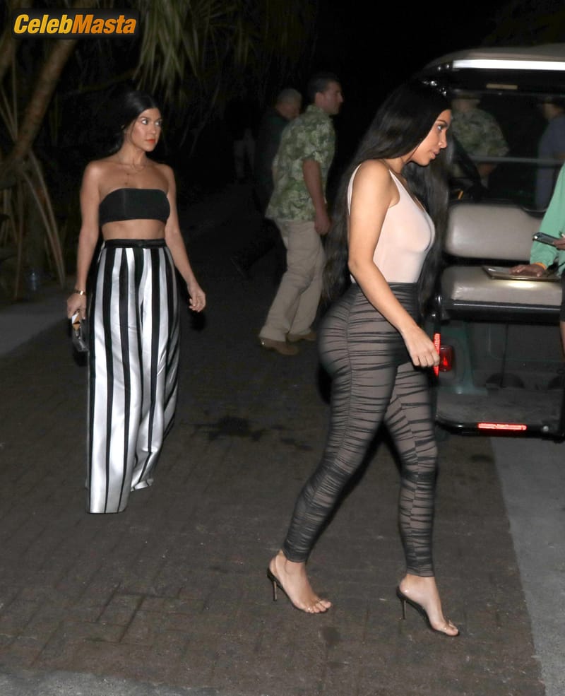 Kim Kardashian Braless in Costa Rica Photo Gallery photo 3