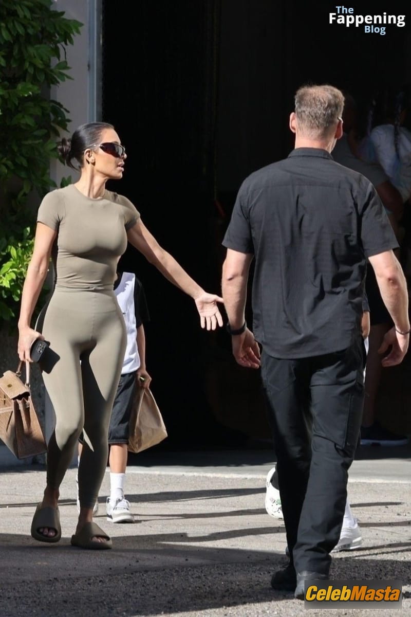 Kim Kardashian Flaunts Her Sexy Curves In Thousand Oaks Photo Gallery photo 3