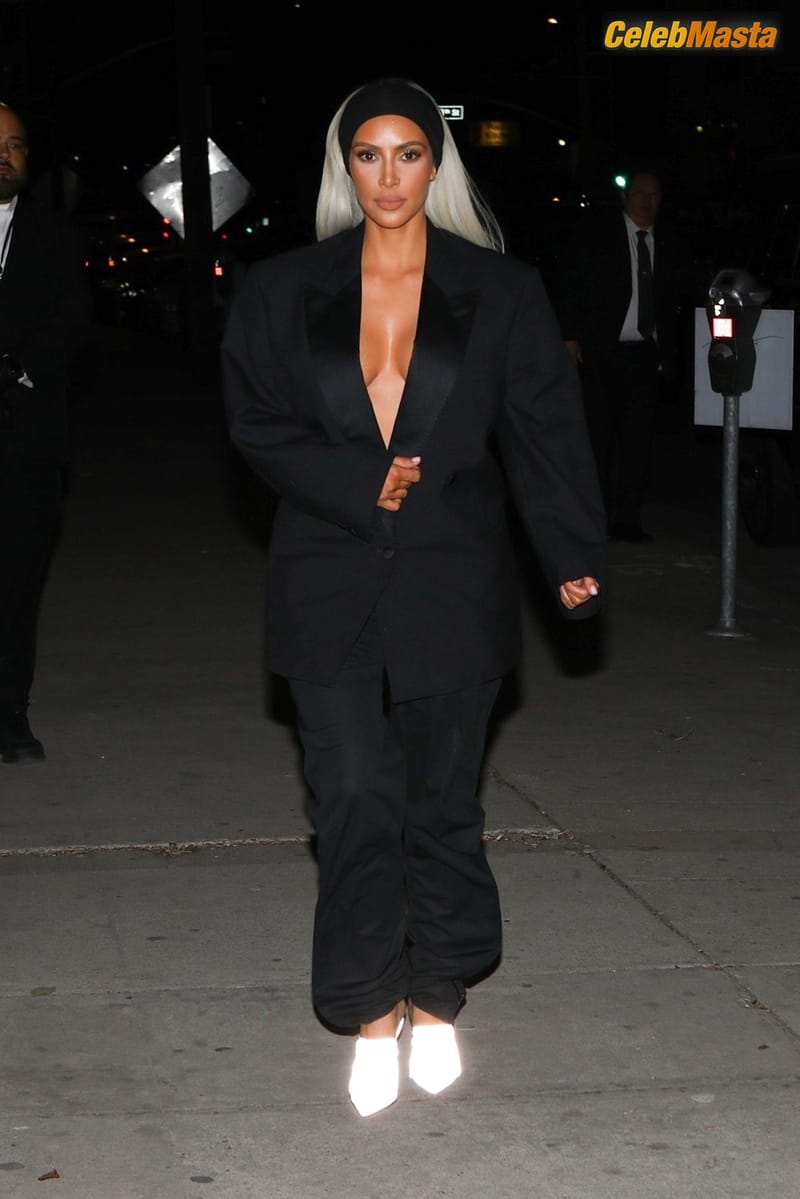 Kim Kardashian Braless at the Create & Cultivate Conference in Downtown Los Angeles Photo Gallery photo 2
