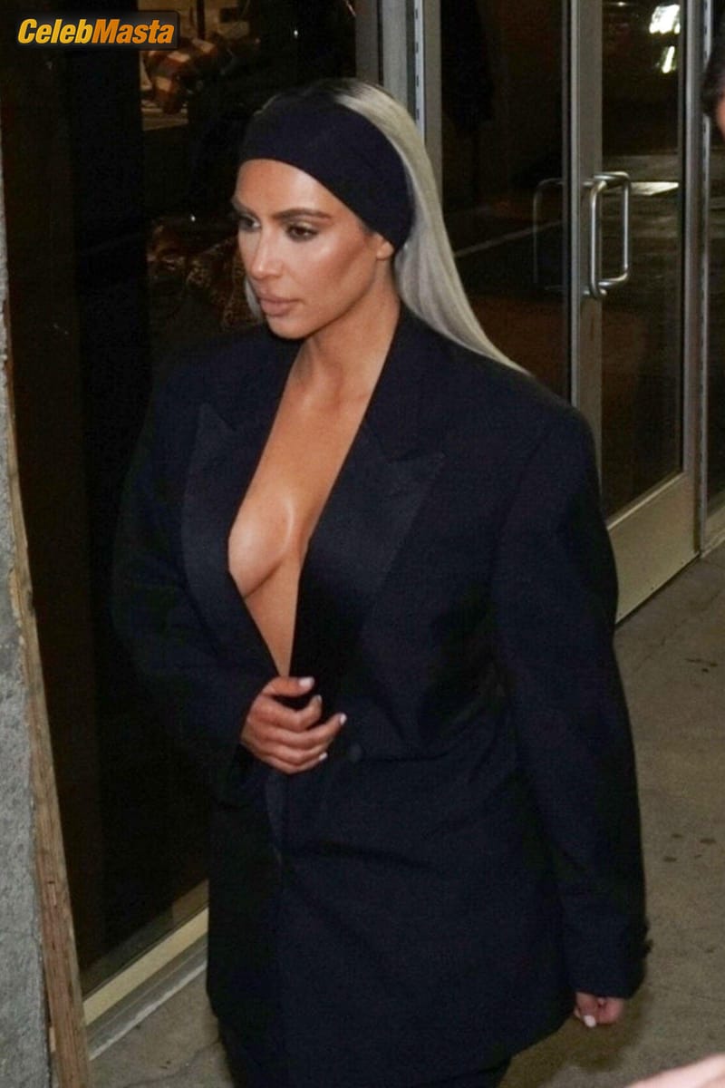 Kim Kardashian Braless at the Create & Cultivate Conference in Downtown Los Angeles Photo Gallery photo 3