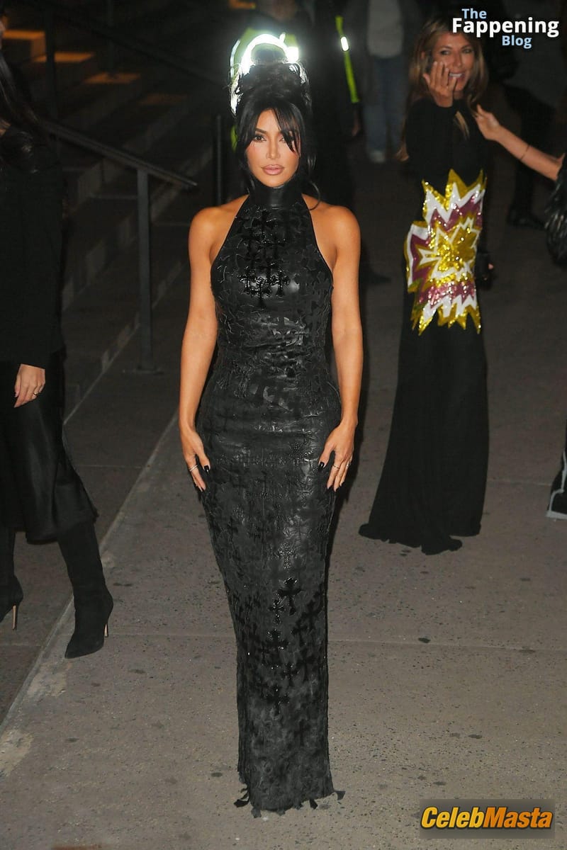 Kim Kardashian Flaunts Her Sexy Assets At 2023 Cfda Awards Photo Gallery photo 4
