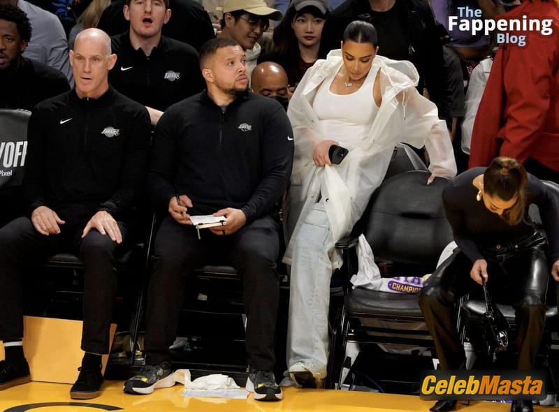 Kim Kardashian Flaunts Her Sexy Cleavage At The Nba Playoffs In La Photo Gallery photo 3