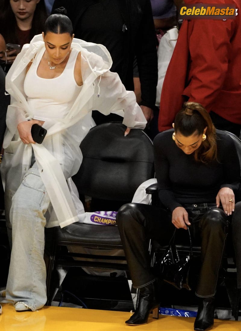 Kim Kardashian Flaunts Her Sexy Cleavage At The Nba Playoffs In La Photo Gallery photo 4