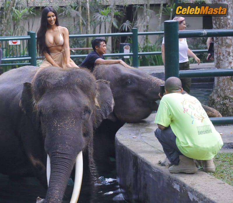 Kim Kardashian Sexy in A Bikini During Vacation in Bali indonesia Photo Gallery photo 1