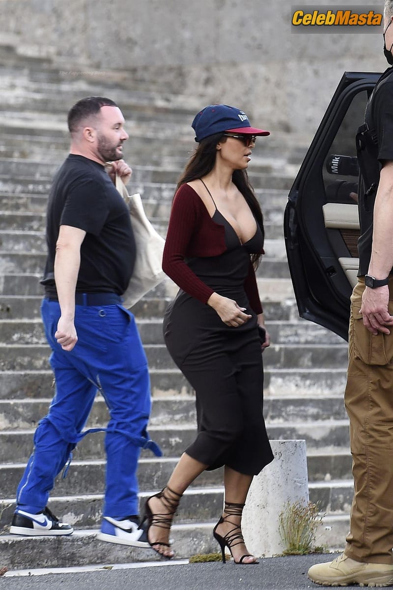Kim Kardashian Sexy Leaves Her Hotel And Goes for A Business Meeting at Fendi in Rome Photo Gallery photo 3