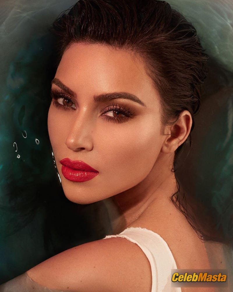 Kim Kardashian Sexy Photos in January 2019 photo 3