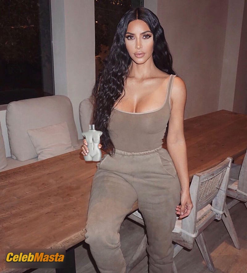Kim Kardashian Sexy Photos in January 2019 photo 4