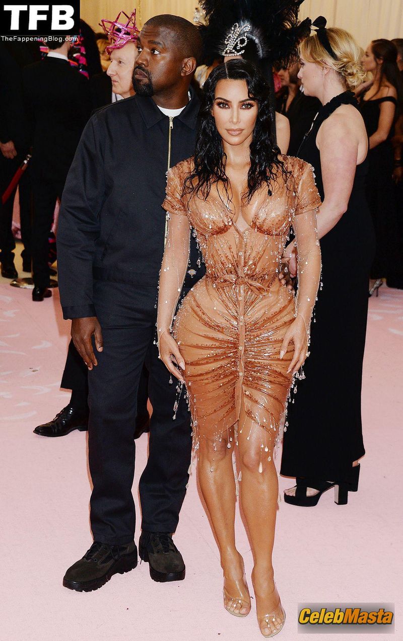 Kim Kardashian And Sexy Photos Collection Showcasing Her Bare Tits And Pussy photo 4